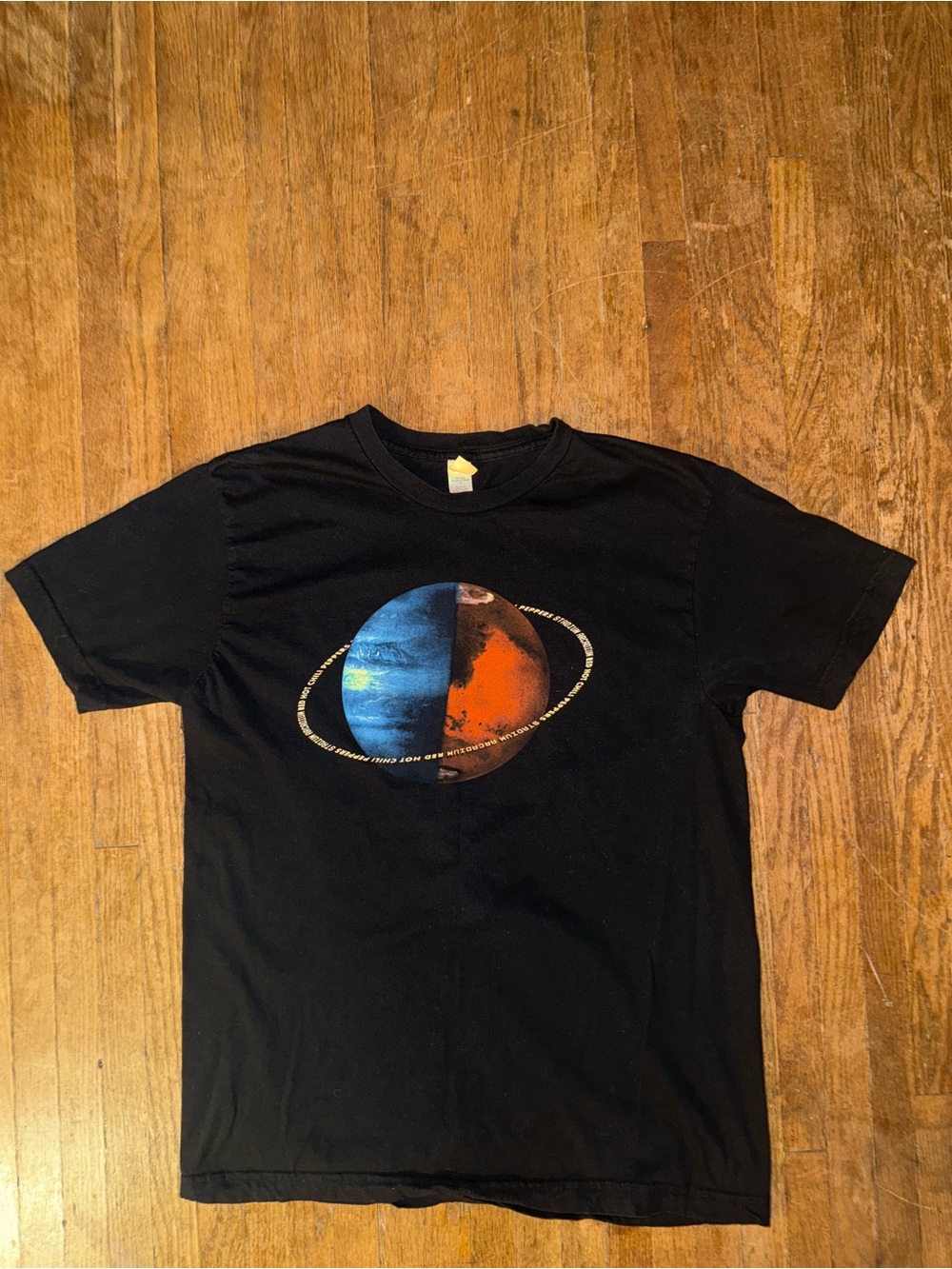 Red Hot chili peppers, vintage tour tee Black Graphic Planet T-Shirt - Men's